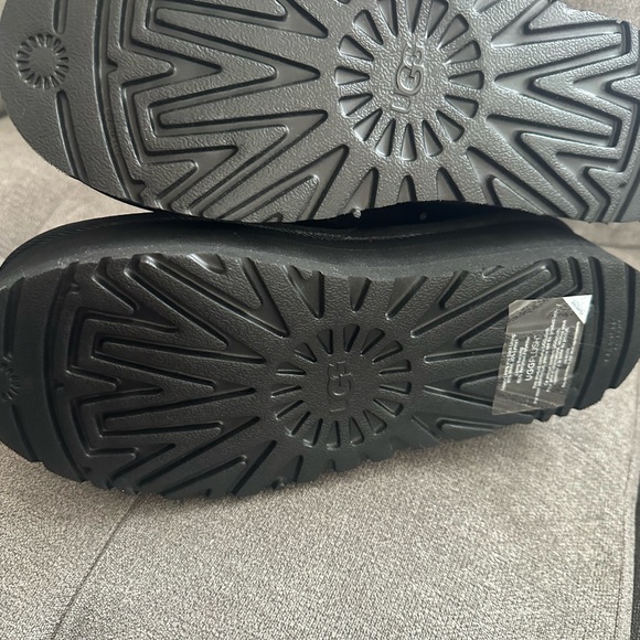 UGG NEUMEL HERITAGE PLATFORM BLACK ANKLE LACE-UP SHOE - Picture 6 of 6